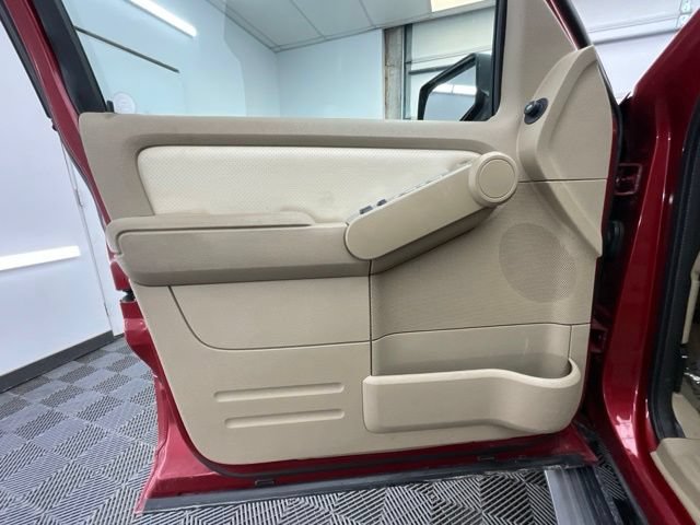 Used 2010 Mercury Mountaineer AWD image 6