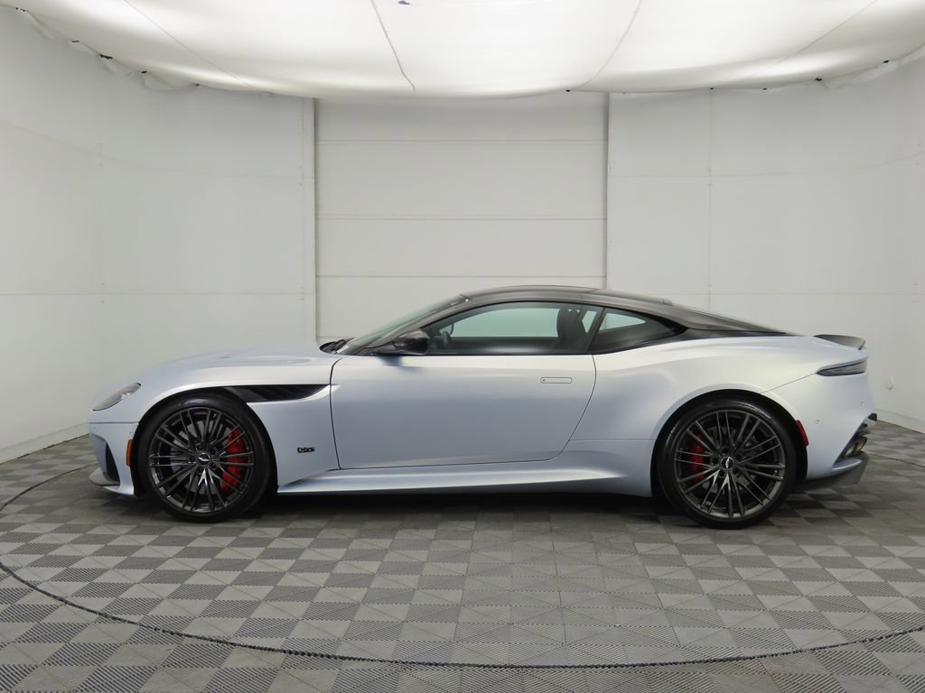 Used 2023 Aston Martin DBS Coupe image 8