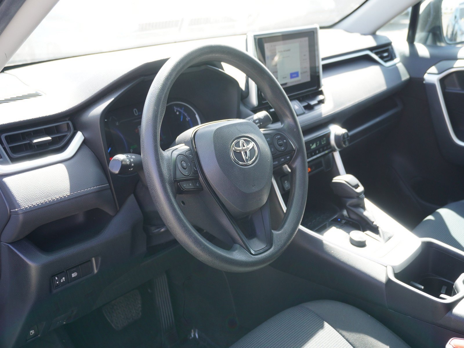 Used 2023 Toyota RAV4 LE AWD/4WD image 19