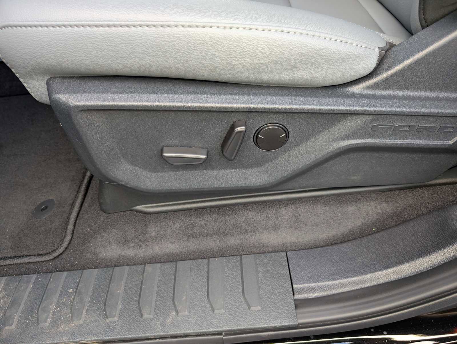 New 2025 Ford F150 Lightning Flash image 30