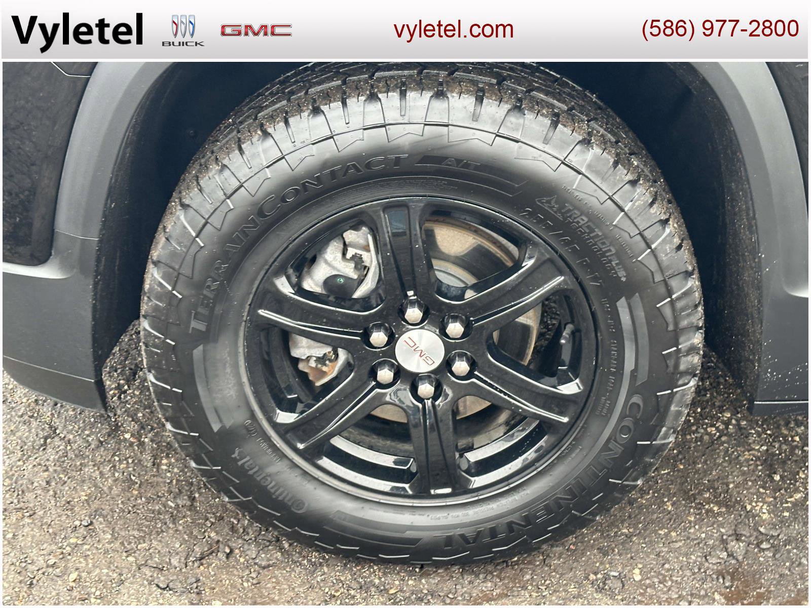 Used 2023 GMC Acadia AT4 w/ Technology Package image 7