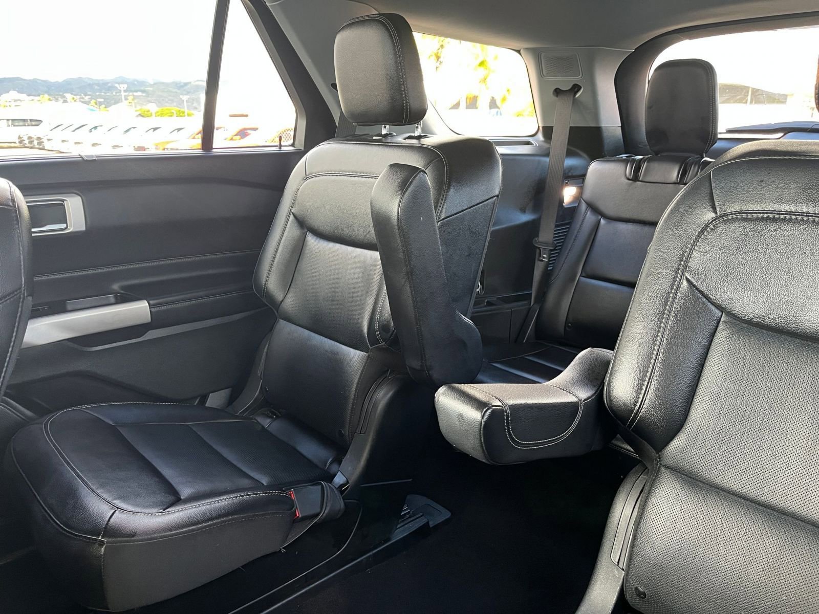 Used 2024 Ford Explorer Limited image 38