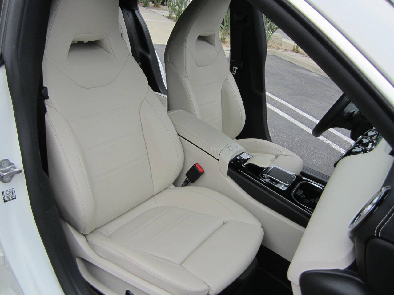 Used 2020 Mercedes-Benz CLA 250 image 21