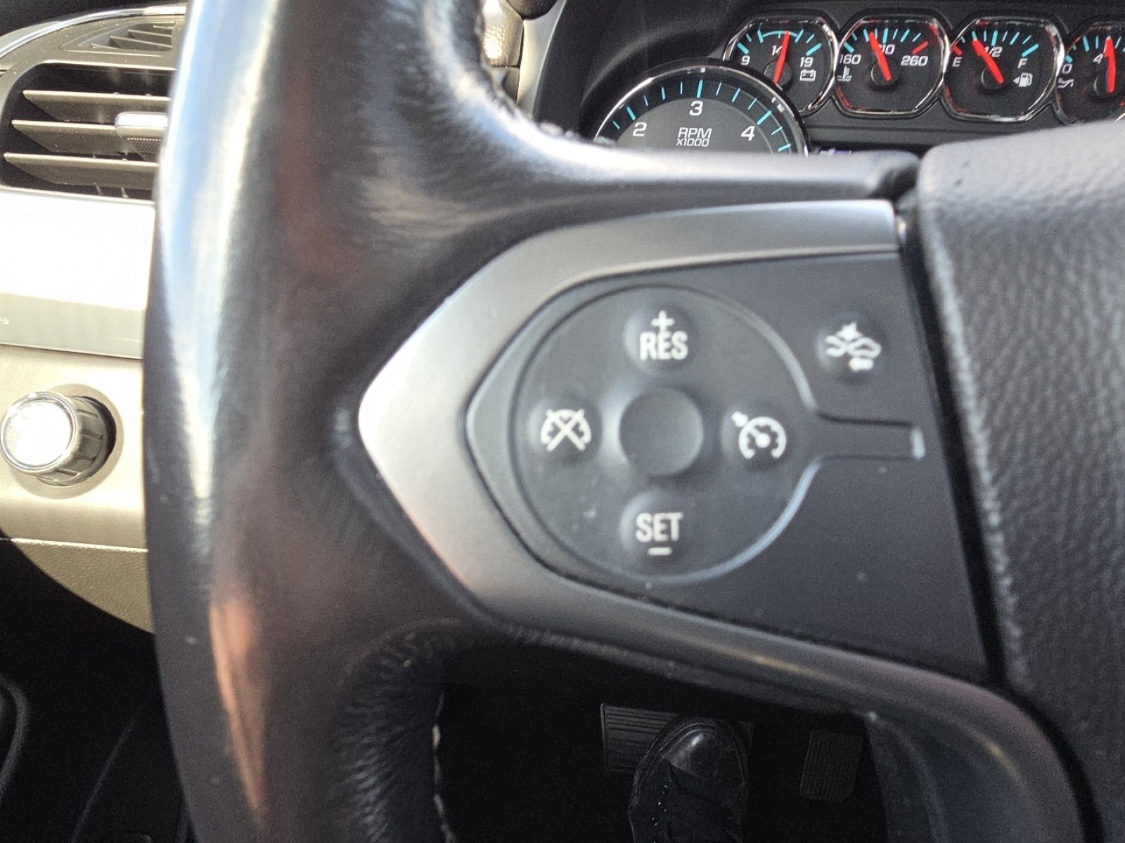 Used 2018 Chevrolet Tahoe LT image 10