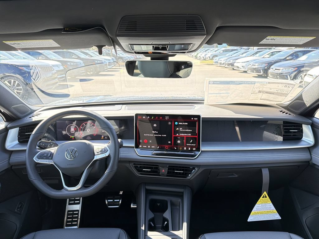 New 2026 Volkswagen Tiguan SE R-Line FWD image 22