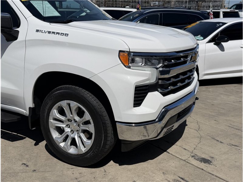 Used 2023 Chevrolet Silverado 1500 LTZ RWD image 7