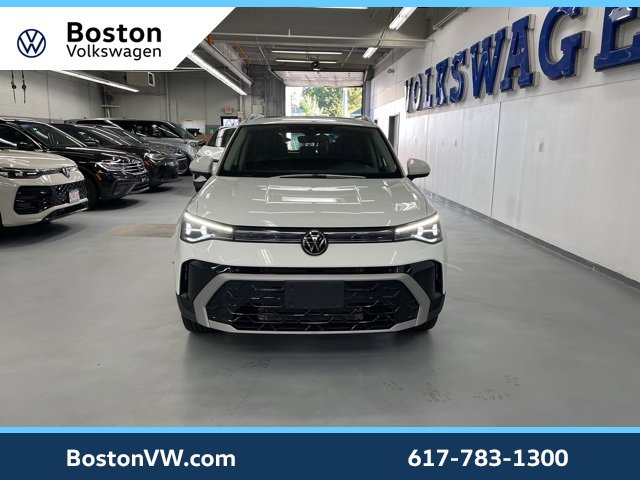 Used 2025 Volkswagen Taos SEL w/ Black Wheel Plus Package image 6