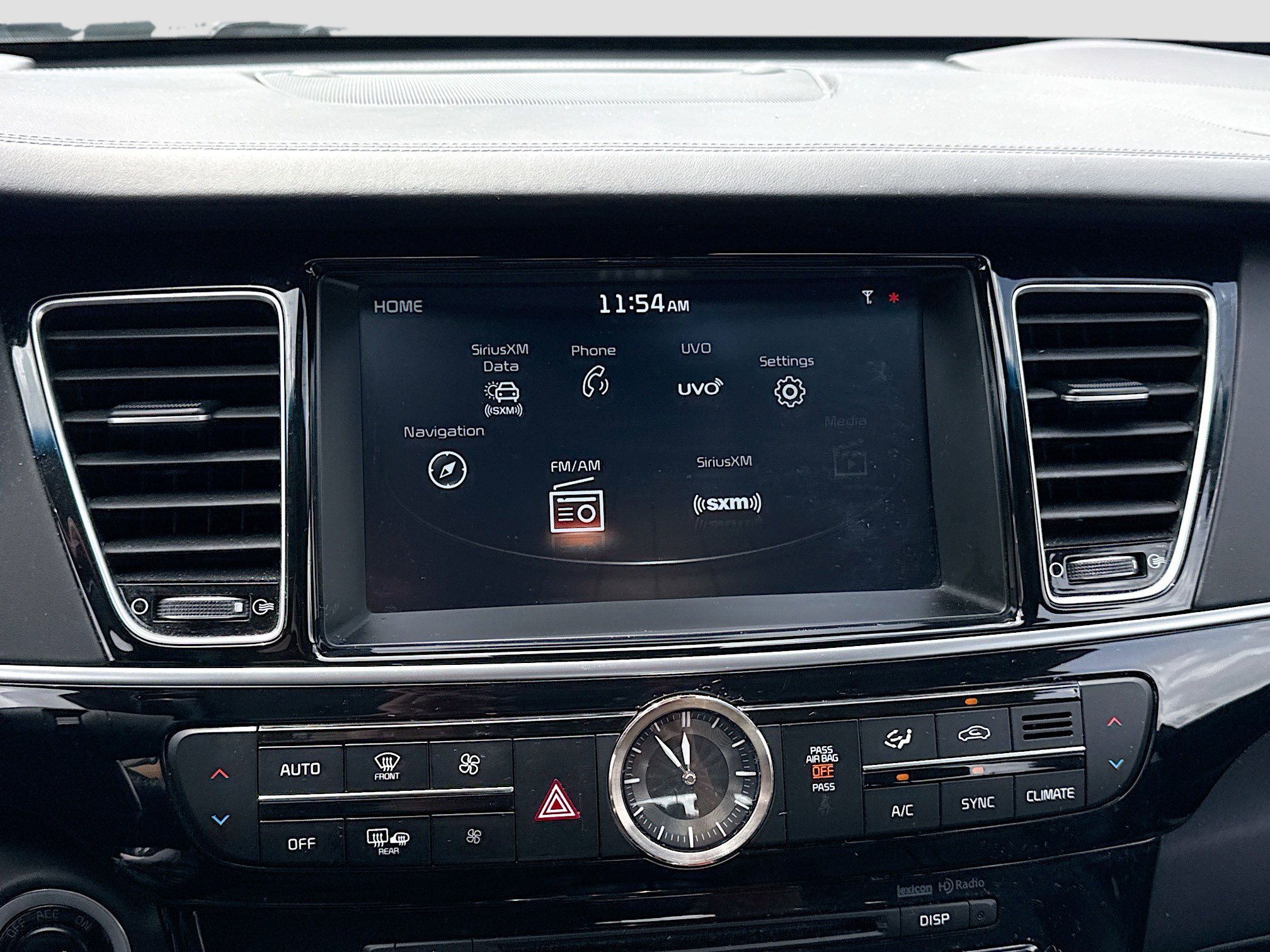 Used 2017 Kia K900 Luxury image 30