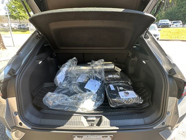 New 2025 Volkswagen ID.4 Pro image 18