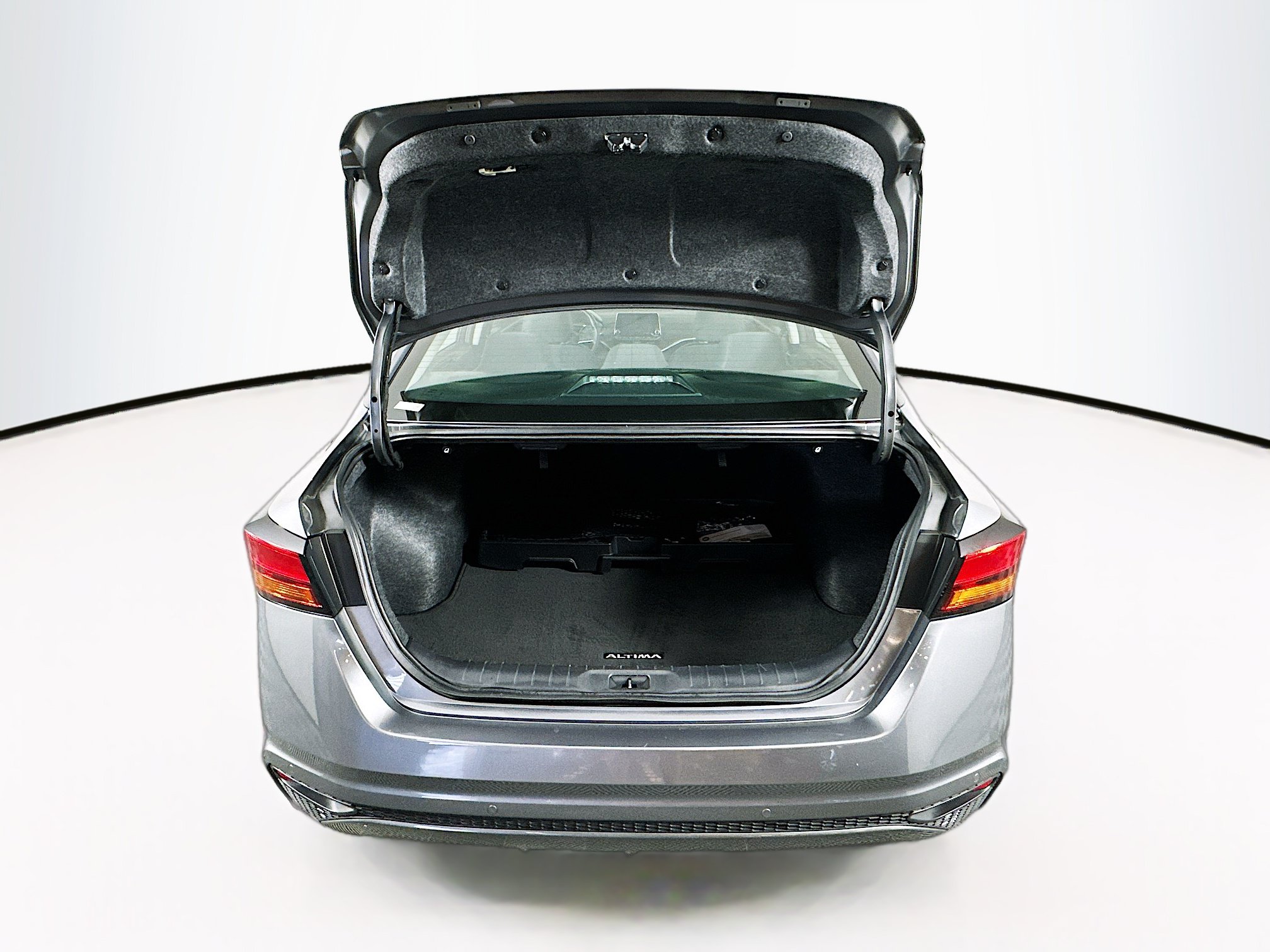 Used 2024 Nissan Altima 2.5 SV FWD image 27