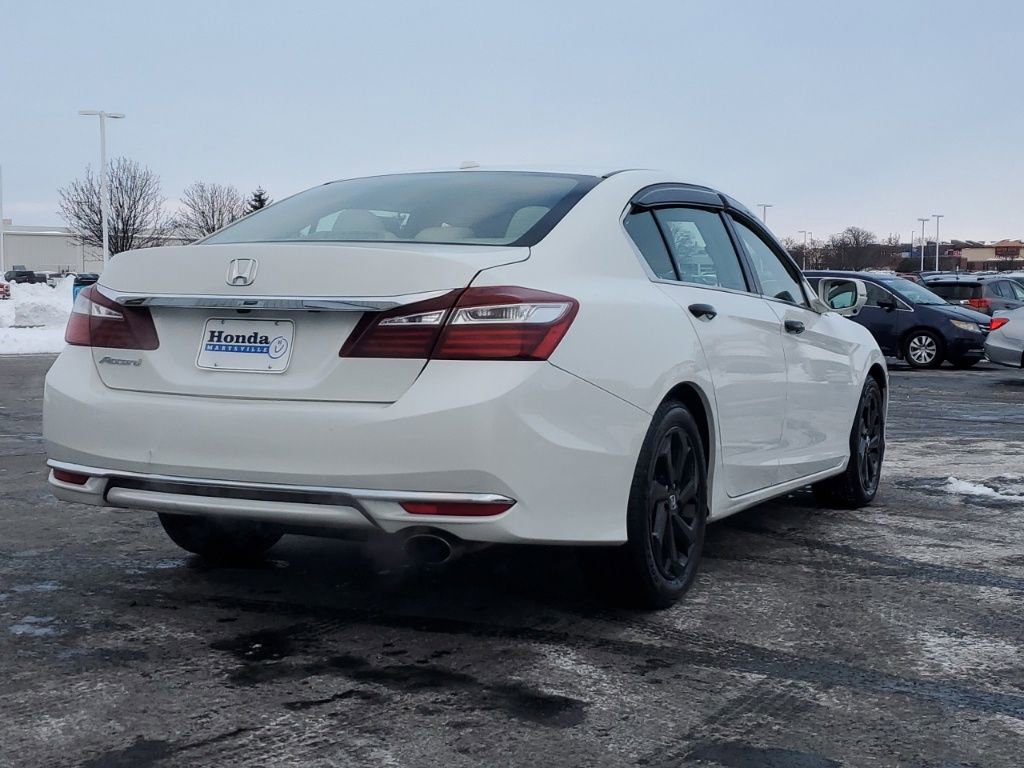 Used 2017 Honda Accord EX image 7