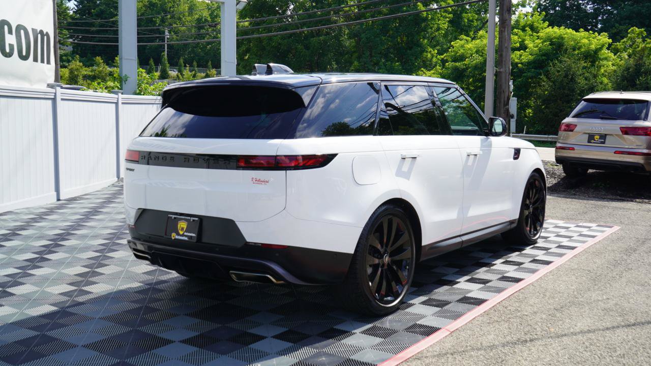 Used 2023 Land Rover Range Rover Sport SE AWD/4WD image 12