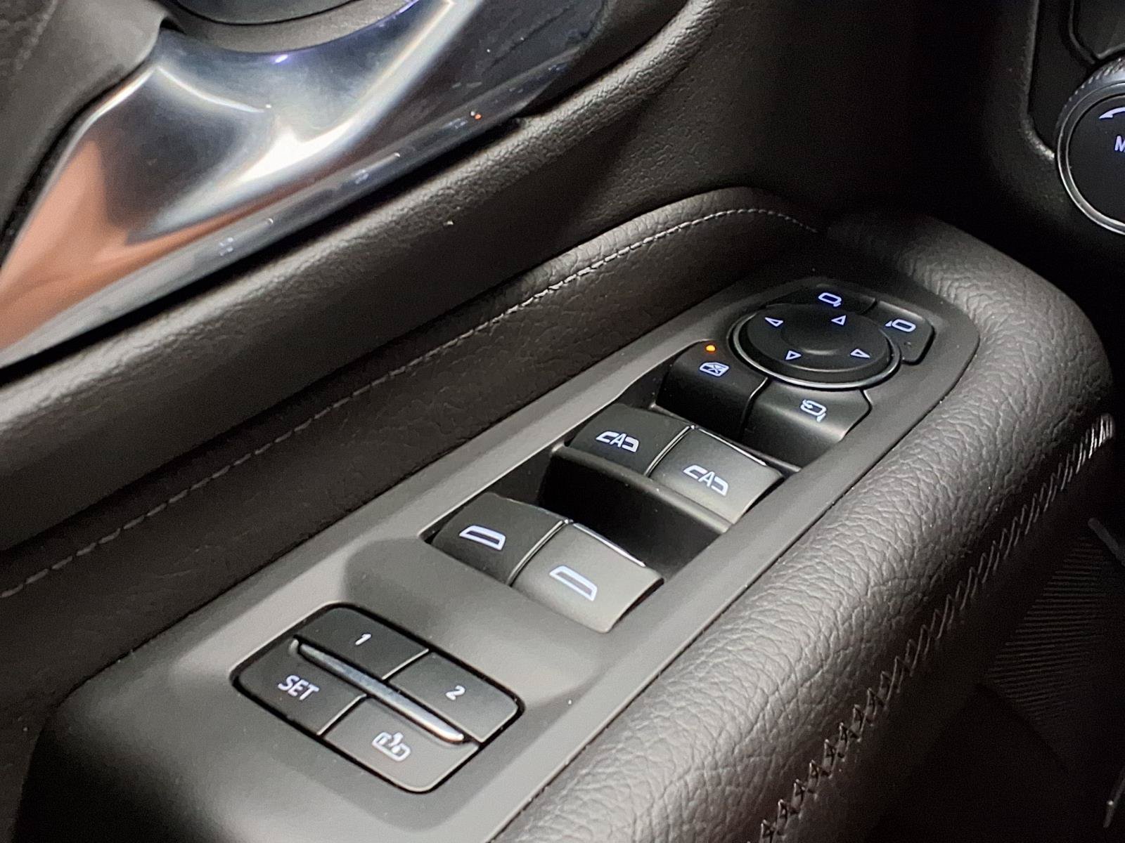 Used 2024 GMC Yukon Denali RWD image 35