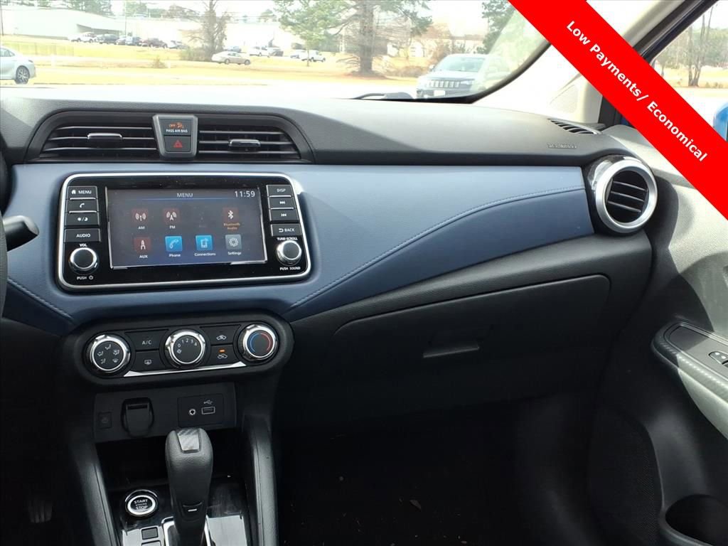 Used 2023 Nissan Versa SV image 14