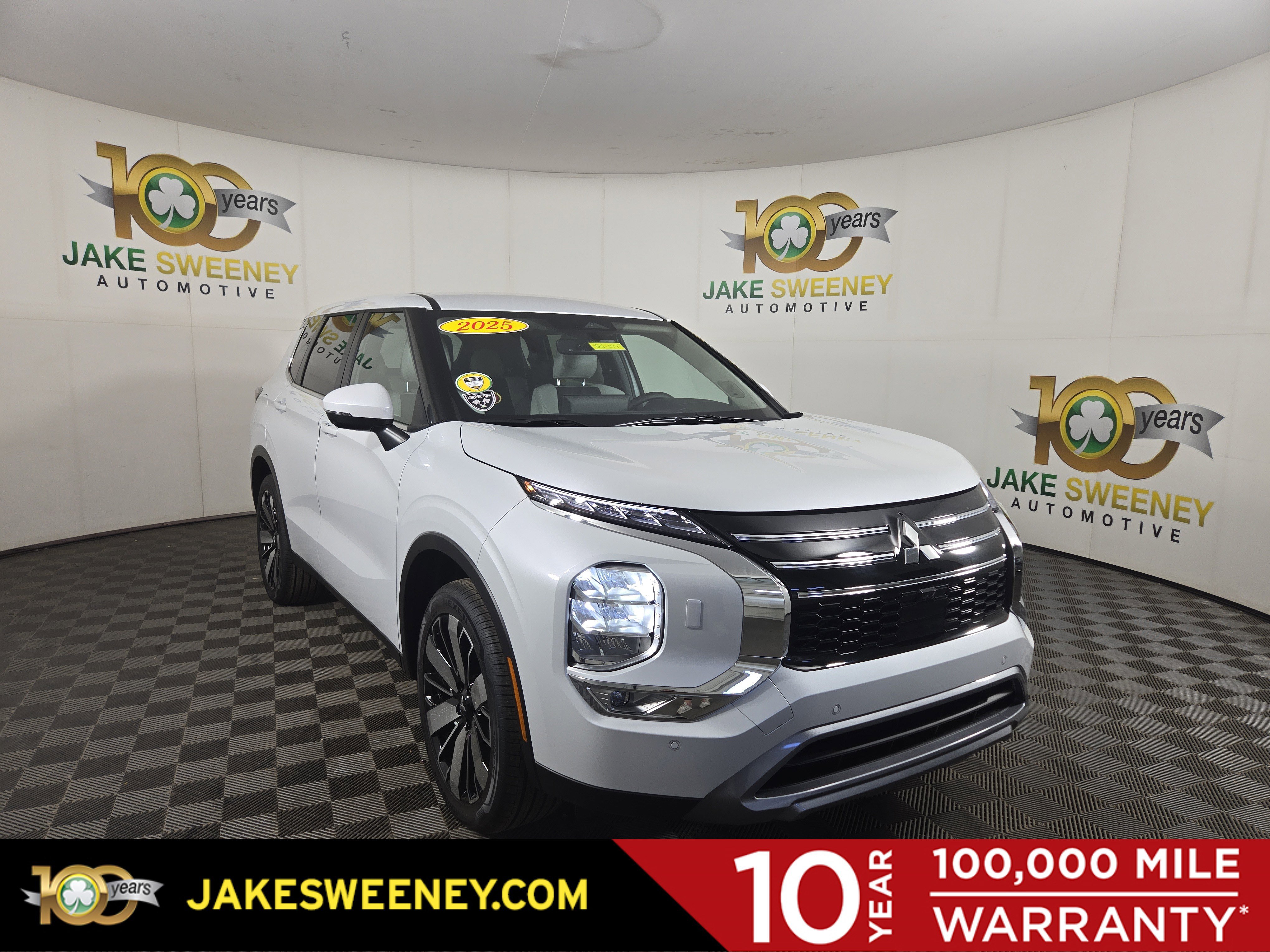 New 2025 Mitsubishi Outlander SE