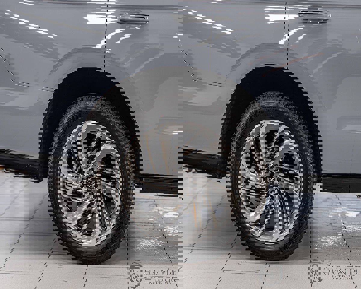 Used 2025 Lincoln Navigator Reserve image 10