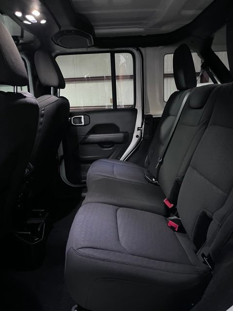 Used 2021 Jeep Wrangler Unlimited Sahara w/ Uconnect 4C Nav & Sound Group AWD/4WD image 16