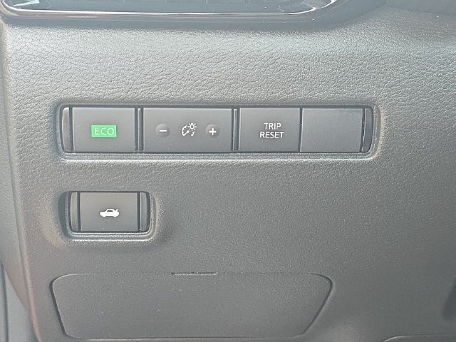 Used 2025 Nissan Sentra SV FWD image 24