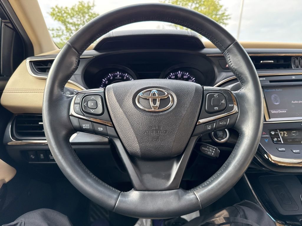 Used 2018 Toyota Avalon Limited FWD image 12