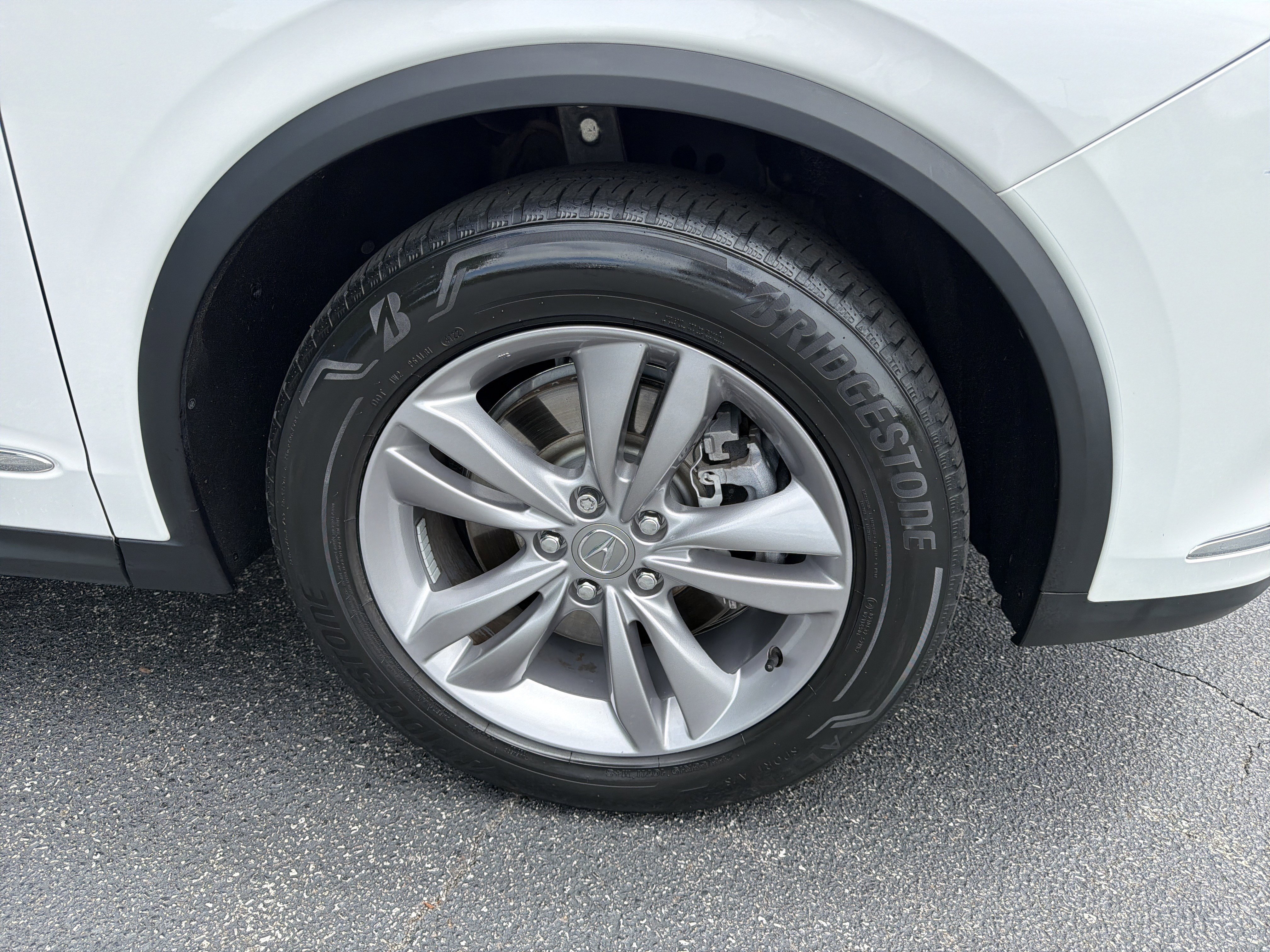 Used 2023 Acura MDX SH-AWD image 12