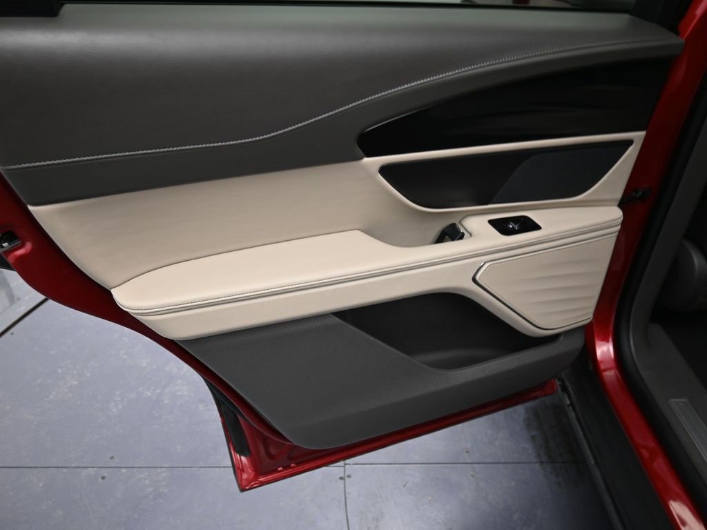 Used 2025 Lincoln Nautilus Premier image 22