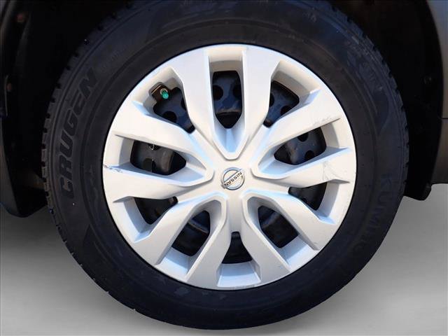 Used 2015 Nissan Rogue S FWD image 7