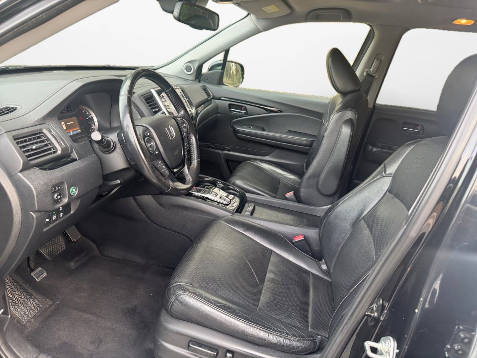 Used 2016 Honda Pilot Elite image 11