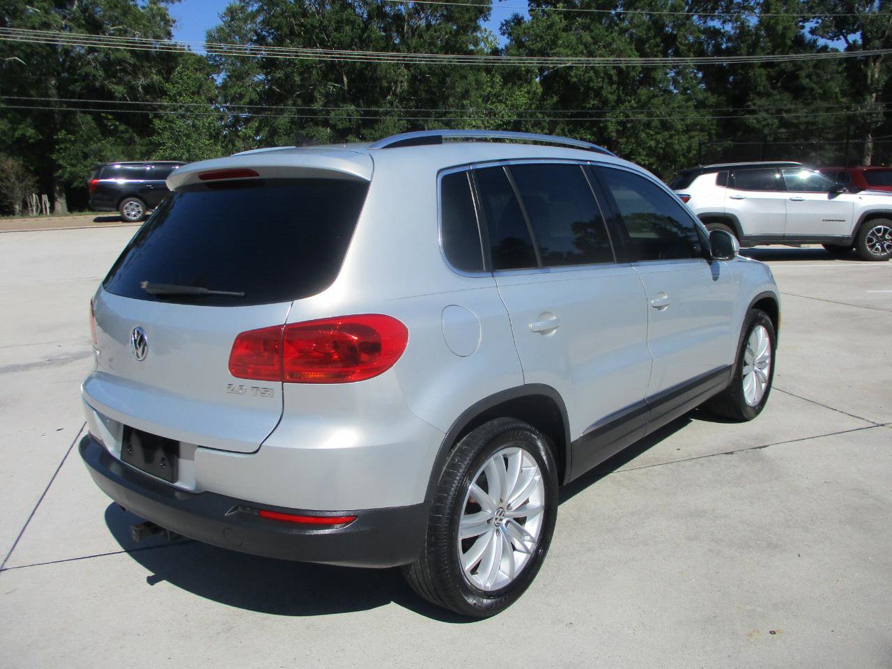 Used 2013 Volkswagen Tiguan SE FWD image 25