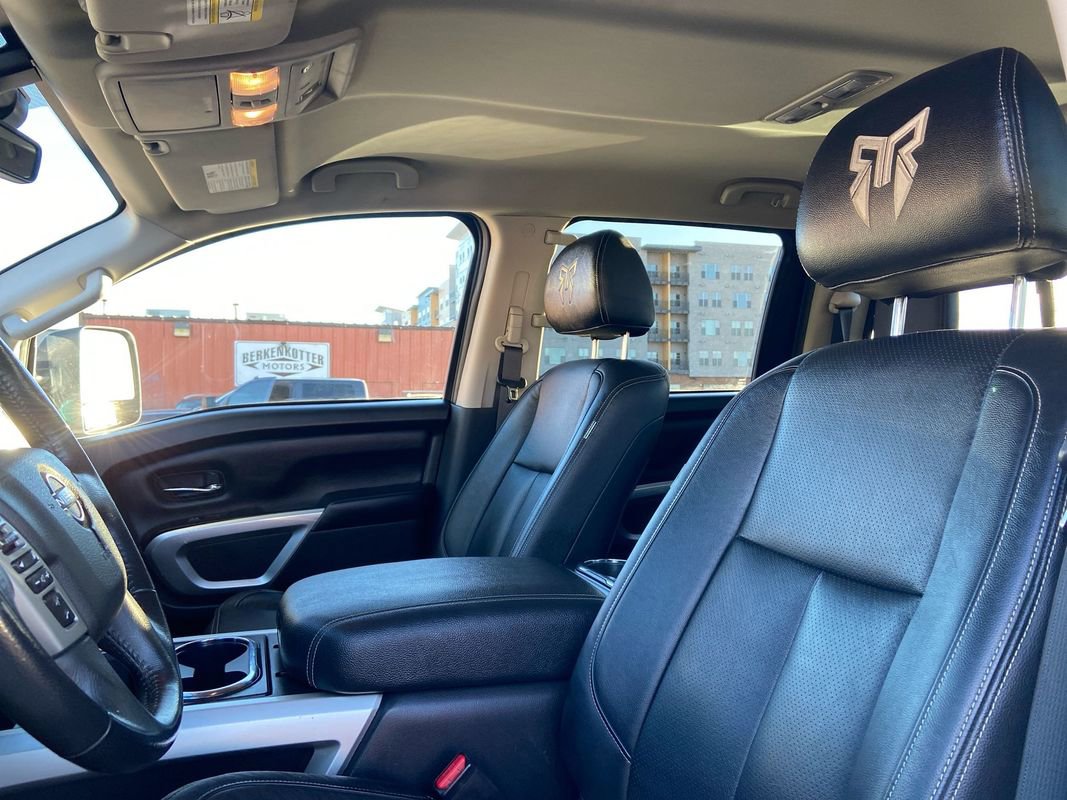 Used 2023 Nissan Titan SV w/ SV Convenience Package image 22