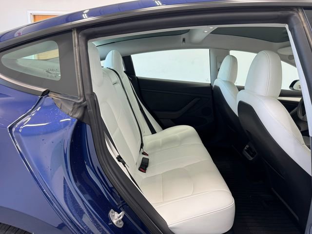 Used 2023 Tesla Model 3 Standard Range image 17