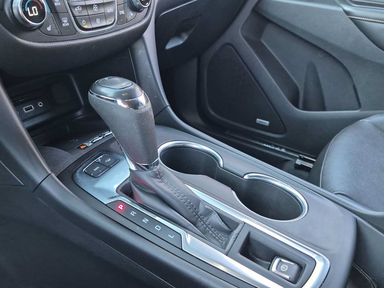 Used 2020 Chevrolet Equinox Premier AWD/4WD image 32