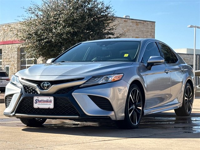 Used 2020 Toyota Camry XSE image 3