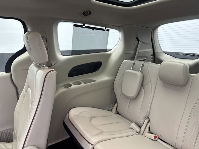 Used 2020 Chrysler Pacifica Limited w/ Advanced Safetytec Group image 39