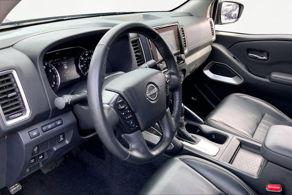 Used 2023 Nissan Frontier SV w/ SV Premium Package image 12