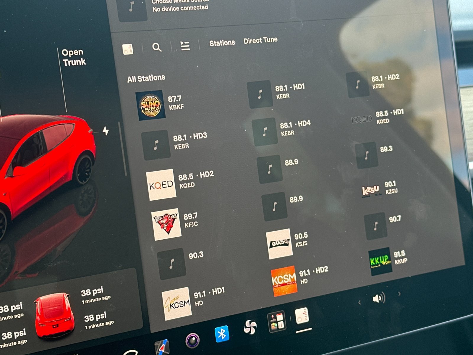 Used 2023 Tesla Model Y Performance AWD/4WD image 18