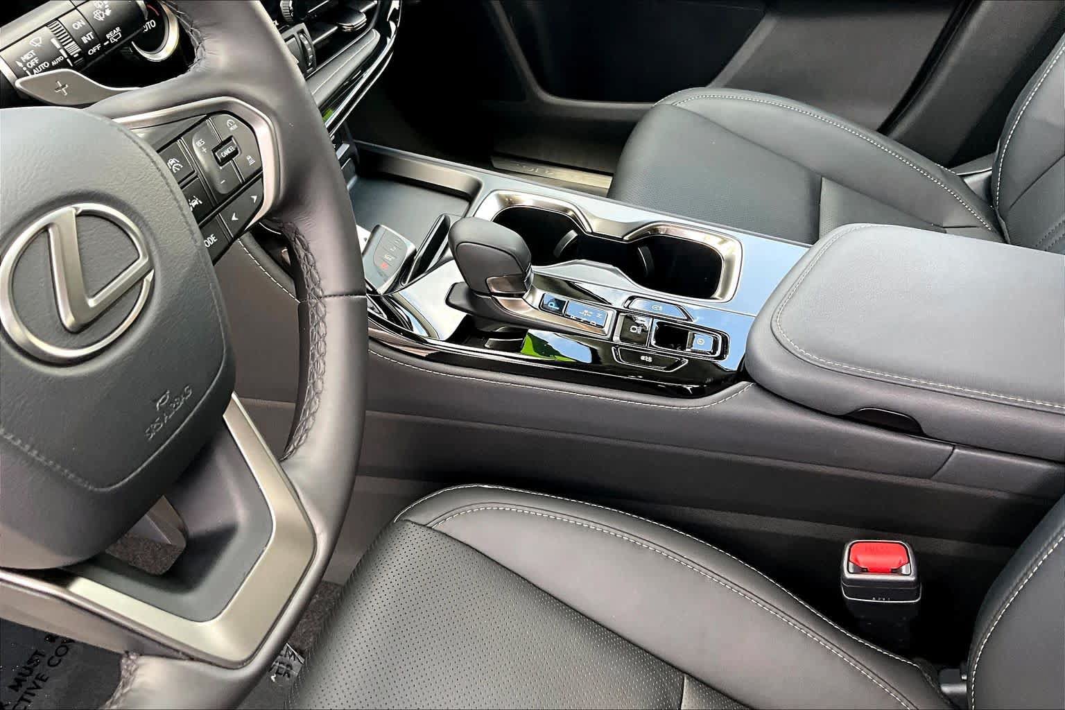Used 2025 Lexus NX 250 FWD image 16