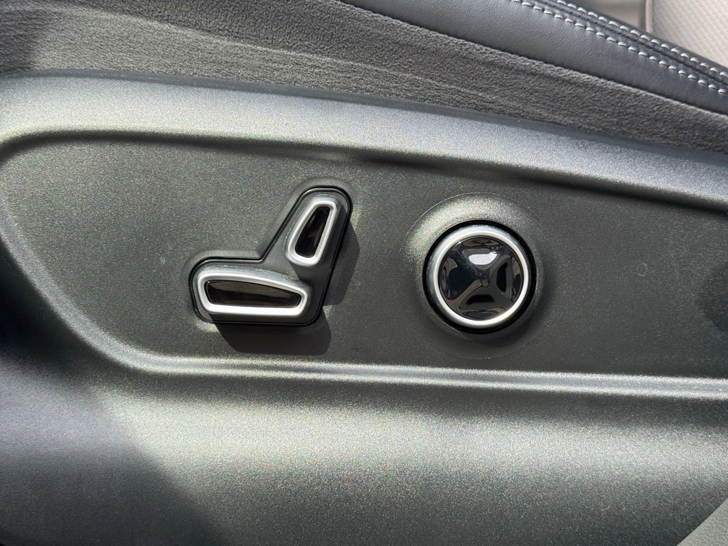 Certified 2024 Maserati Grecale GT image 11