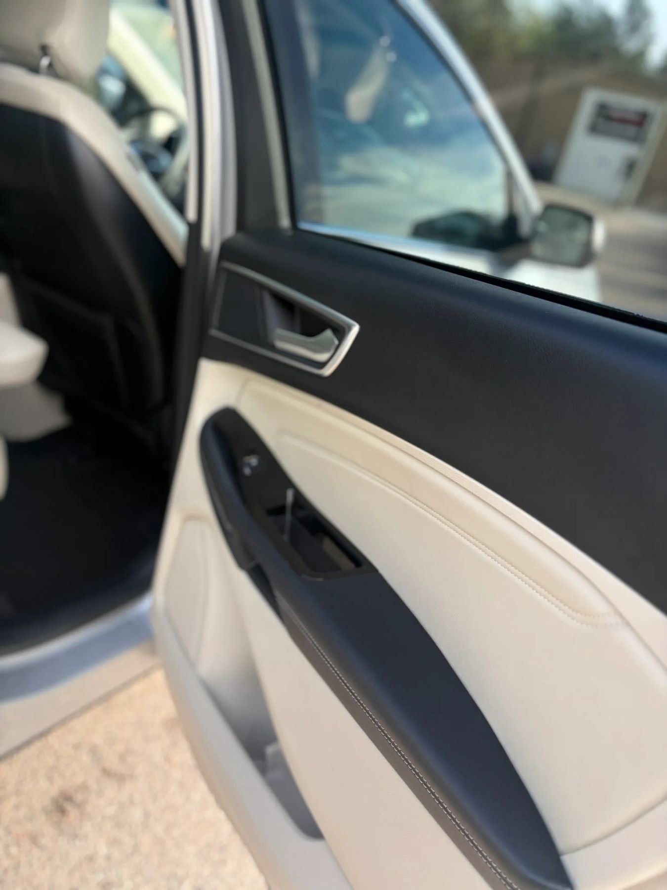 Used 2018 Ford Edge Titanium w/ Equipment Group 301A FWD image 35