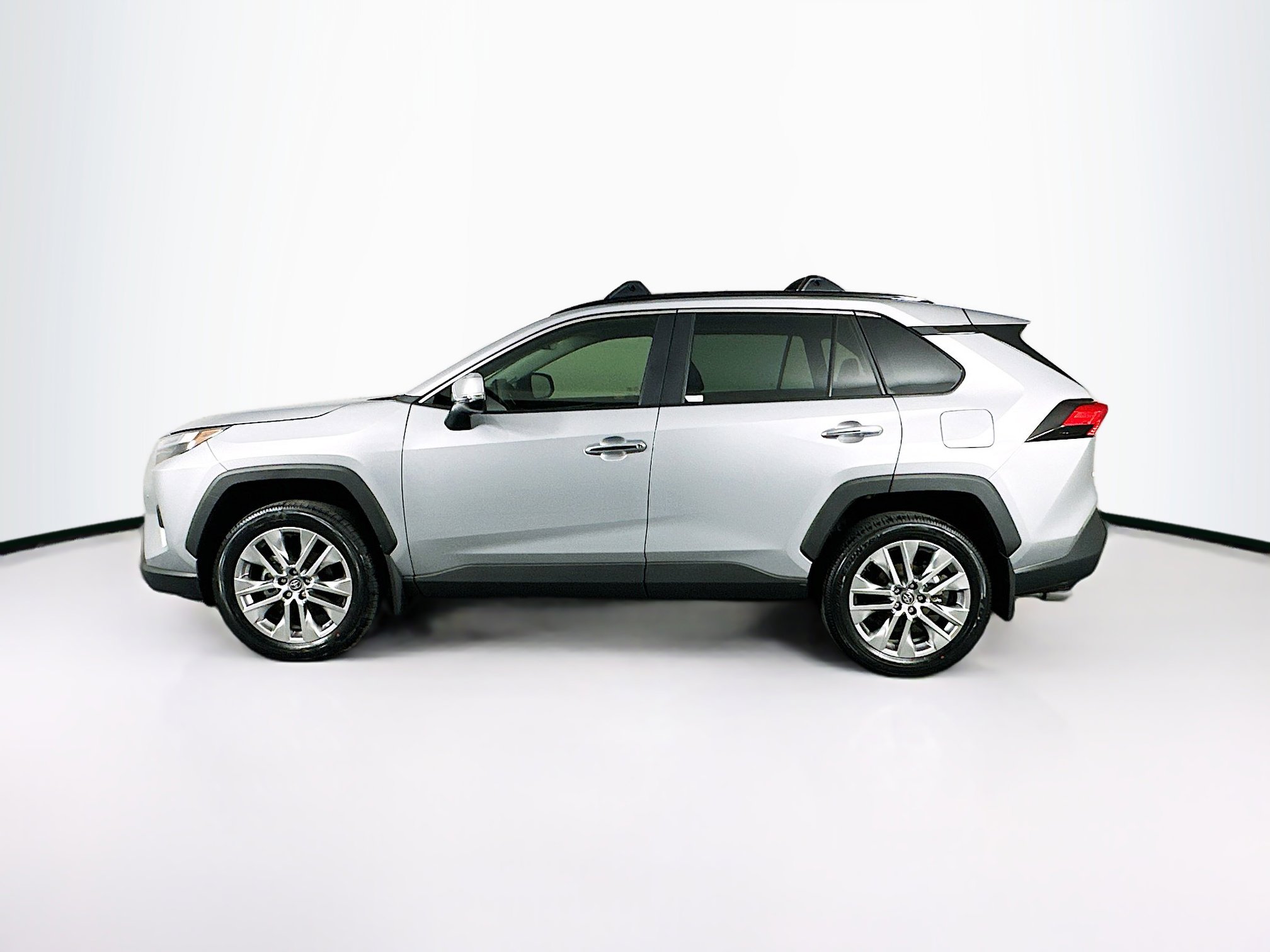 Used 2025 Toyota RAV4 Limited image 4