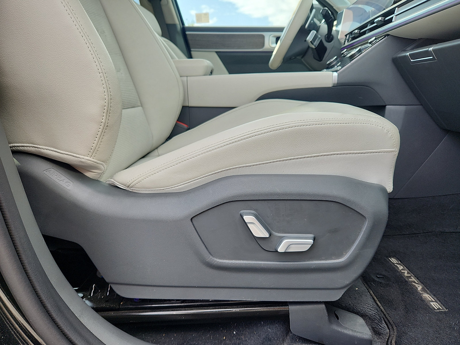Certified 2024 Hyundai Santa Fe Limited AWD/4WD image 35