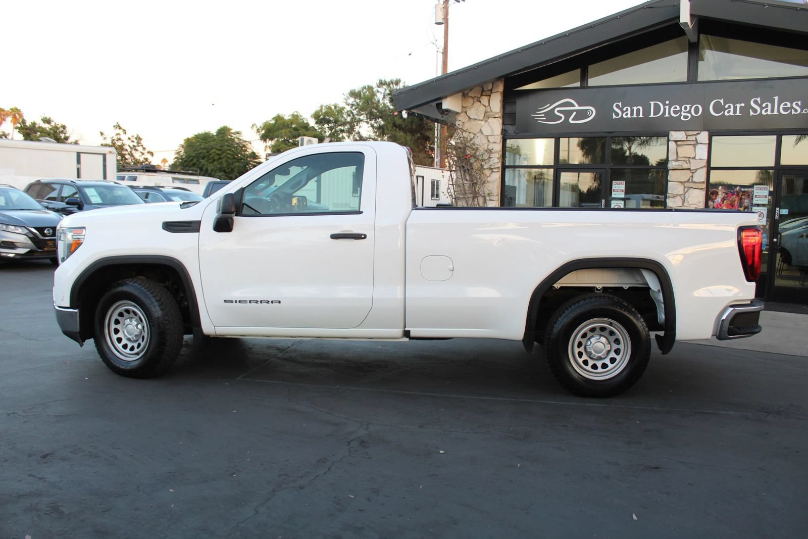 Used 2020 GMC Sierra 1500 2WD Regular Cab w/ Sierra Value Package image 2