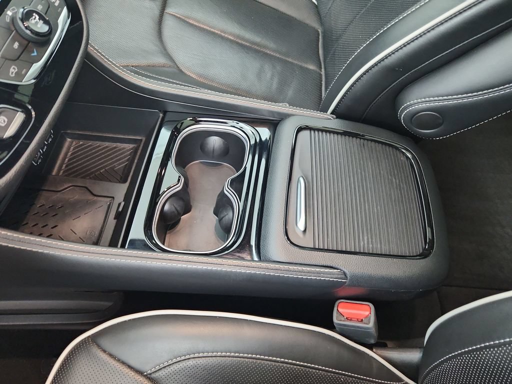 Certified 2025 Chrysler Pacifica Limited FWD image 33