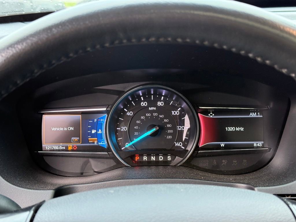 Used 2018 Ford Explorer XLT w/ Equipment Group 202A AWD/4WD image 17