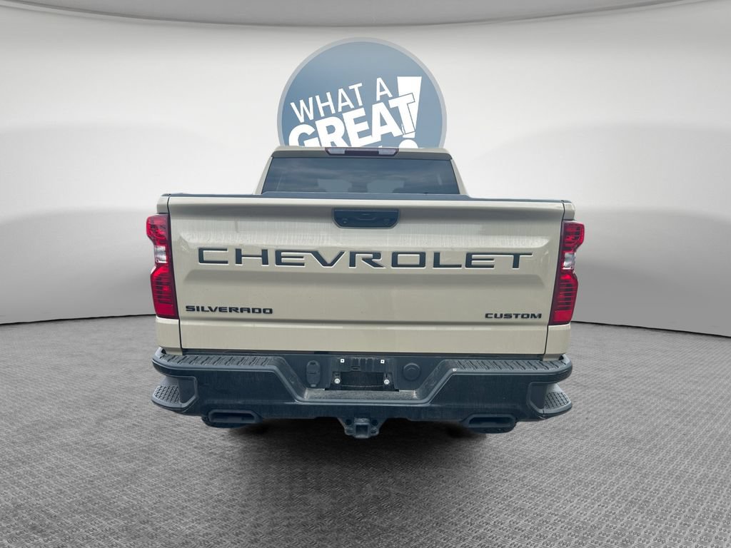 Used 2022 Chevrolet Silverado 1500 Custom Trail Boss w/ LPO, Dark Essentials Package AWD/4WD image 5