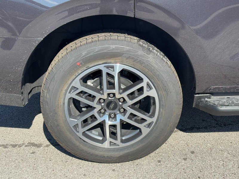 New 2025 Ford Expedition Active image 4