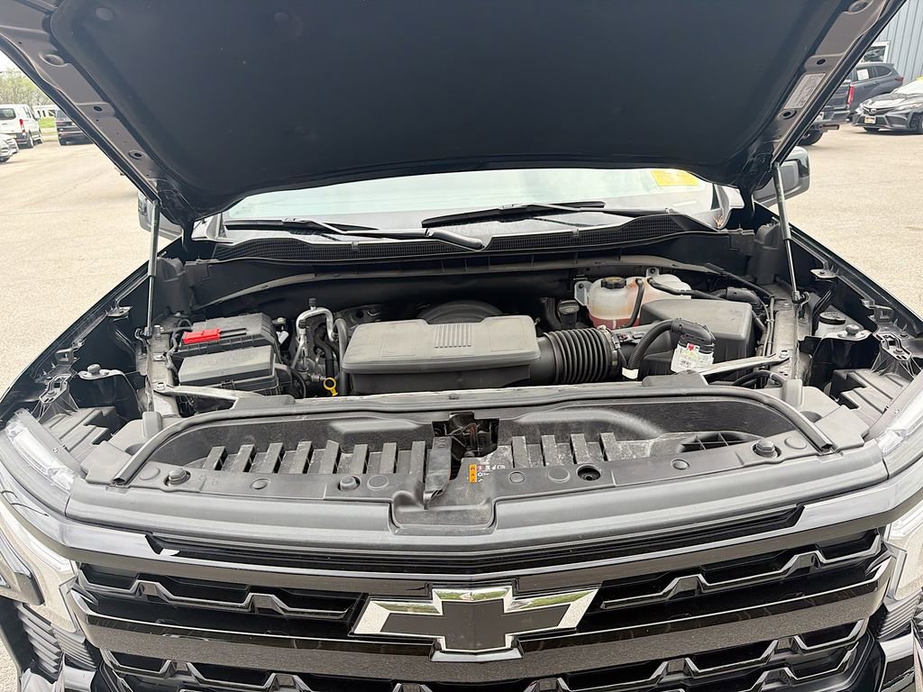 Used 2025 Chevrolet Silverado 1500 LT Trail Boss w/ Convenience Package II image 32