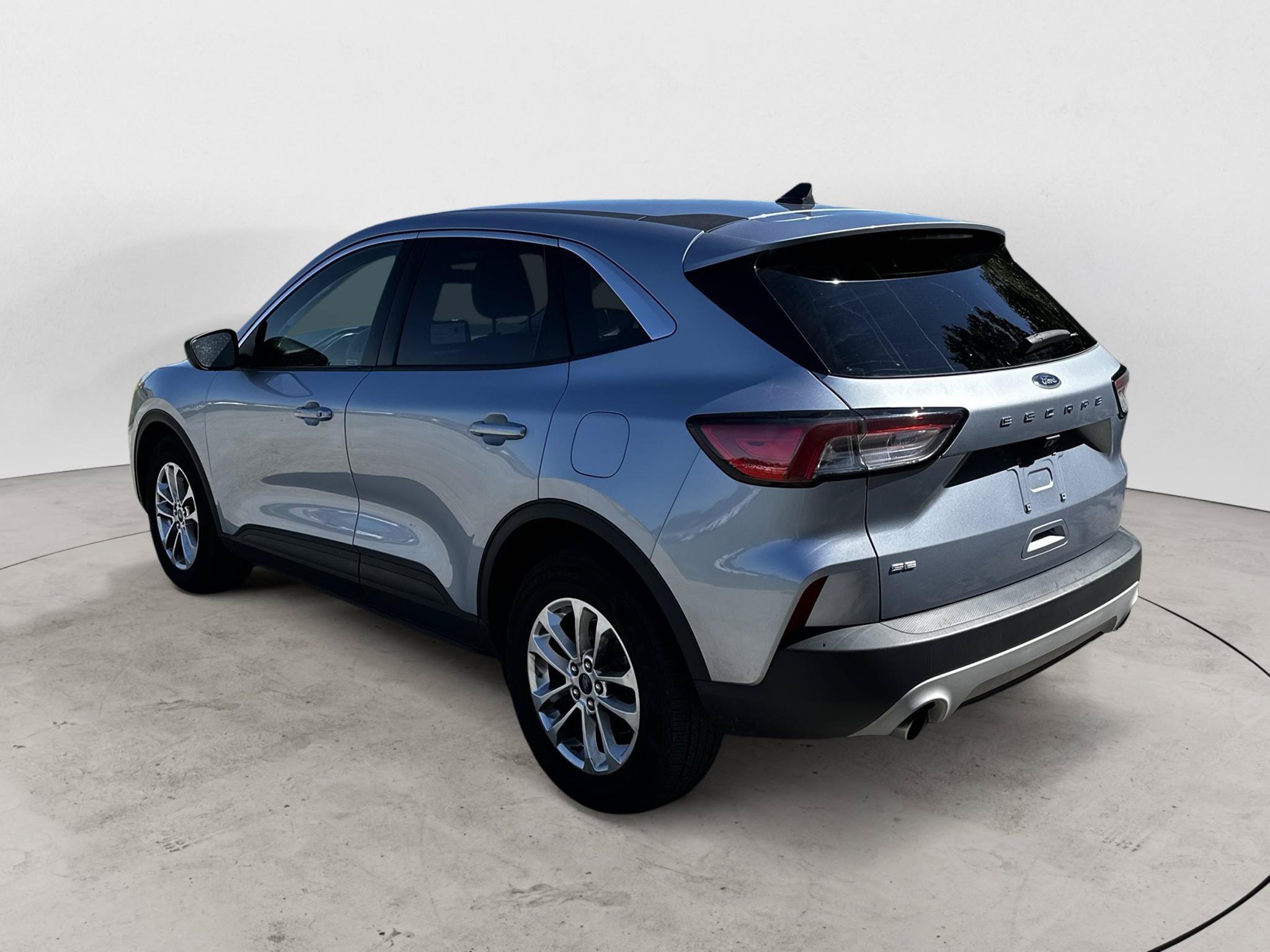 Used 2022 Ford Escape SE w/ Convenience Package FWD image 6