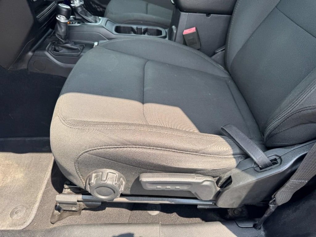 Used 2018 Jeep Wrangler Sport AWD/4WD image 11
