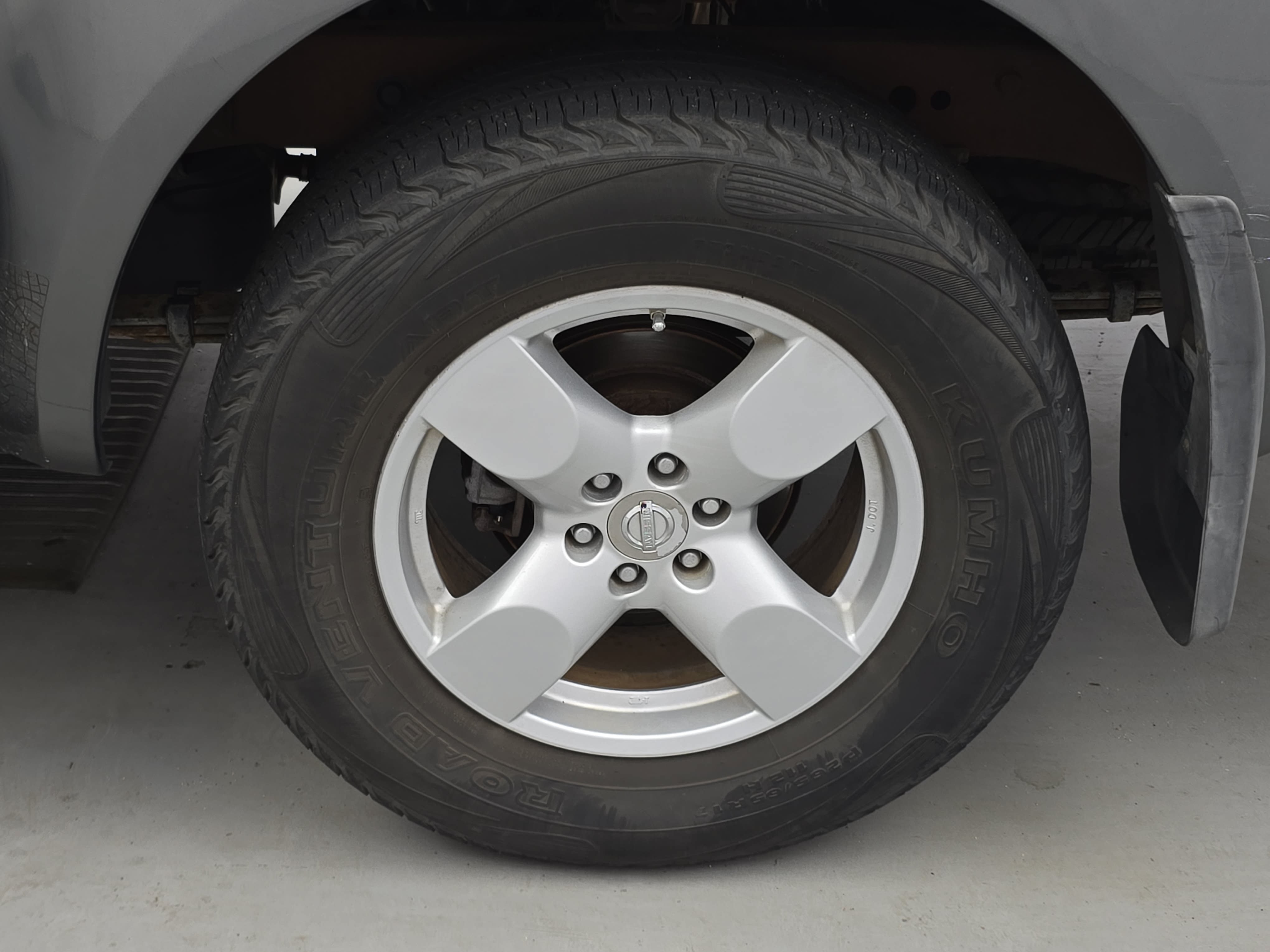 Used 2005 Nissan Frontier LE w/ (X01) Leather Pkg RWD image 30