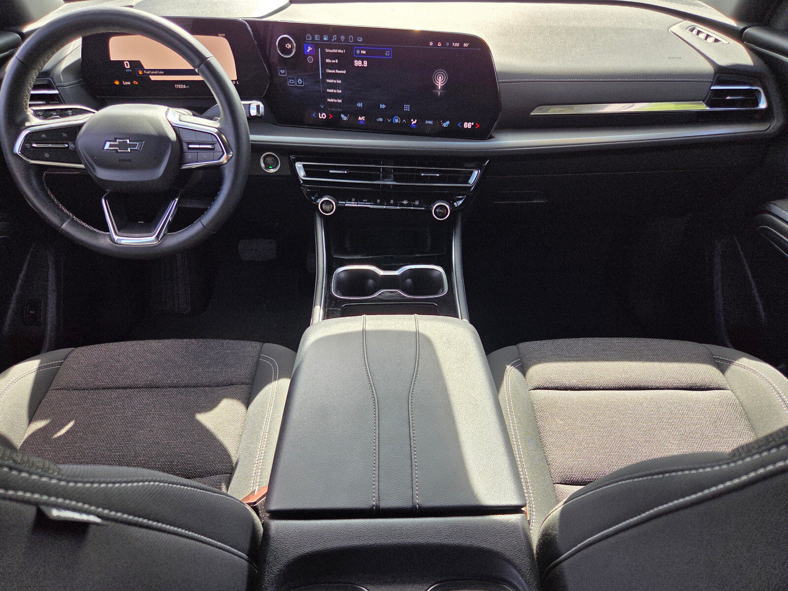 Certified 2025 Chevrolet Traverse LT w/ Midnight/Sport Edition FWD image 11